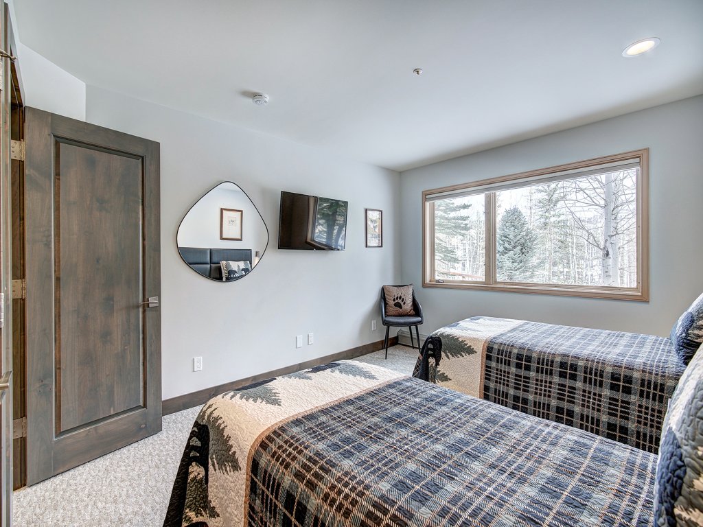 3BR Ski-In Beaver Creek Retreat, Fully Renovated! Vacation Rental in Beaver Creek - RedAwning