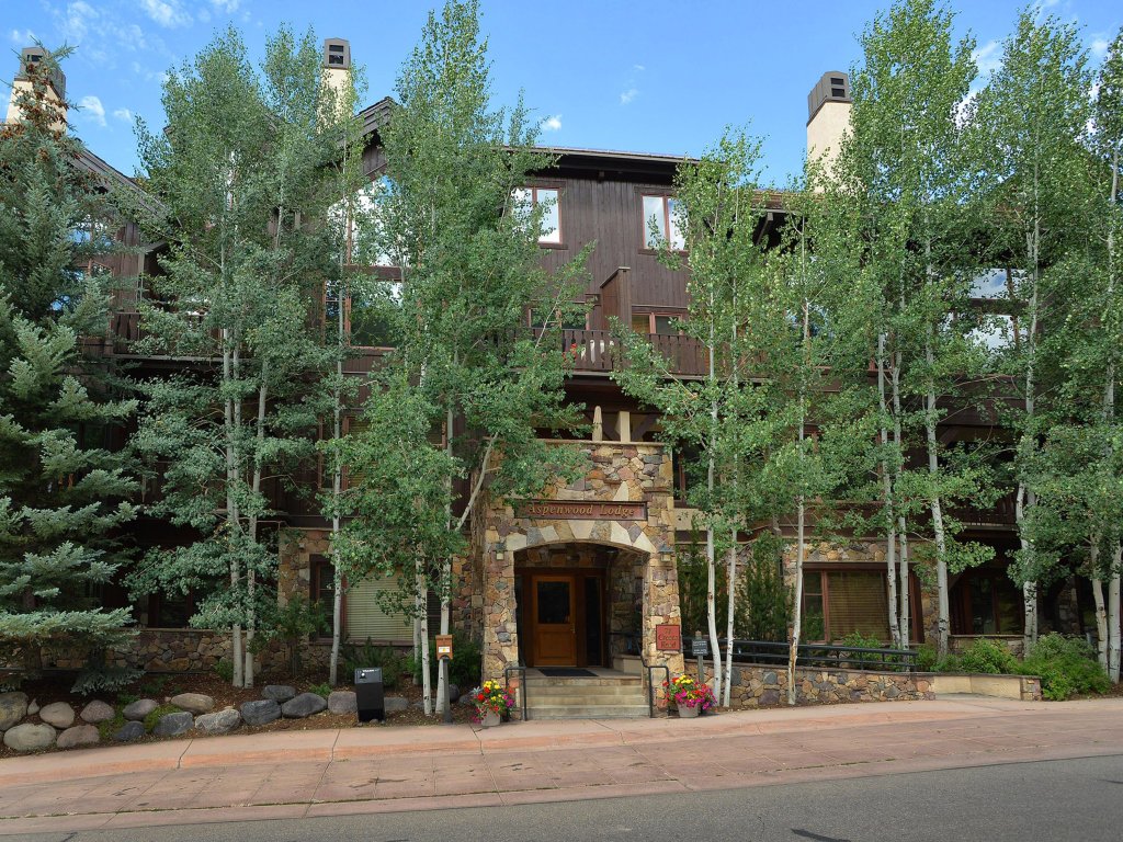 Aspenwood Lodge #201 Vacation Rental in Edwards - RedAwning