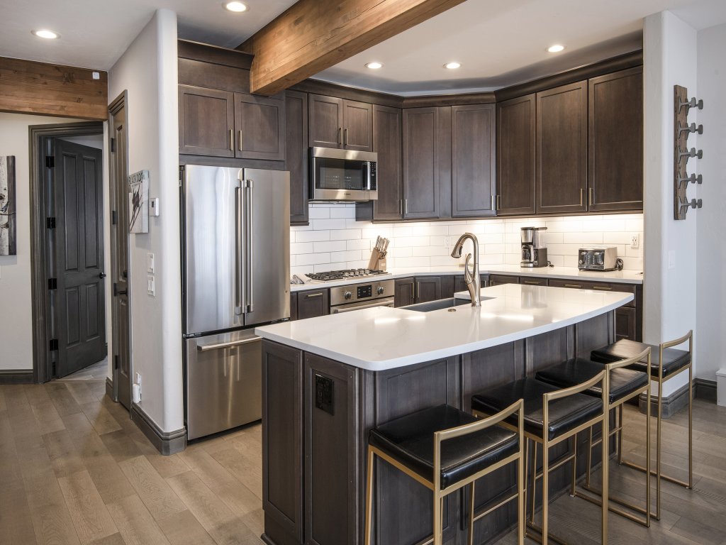 Ski In Ski Out Townhome in Rocky Mountain Access to Elkhorn Chairlift Vacation Rental in Beaver Creek - RedAwning