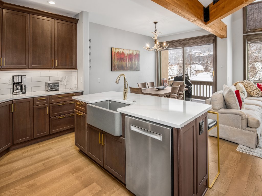 Ski In Ski Out Townhome in Rocky Mountain Access to Elkhorn Chairlift Vacation Rental in Beaver Creek - RedAwning