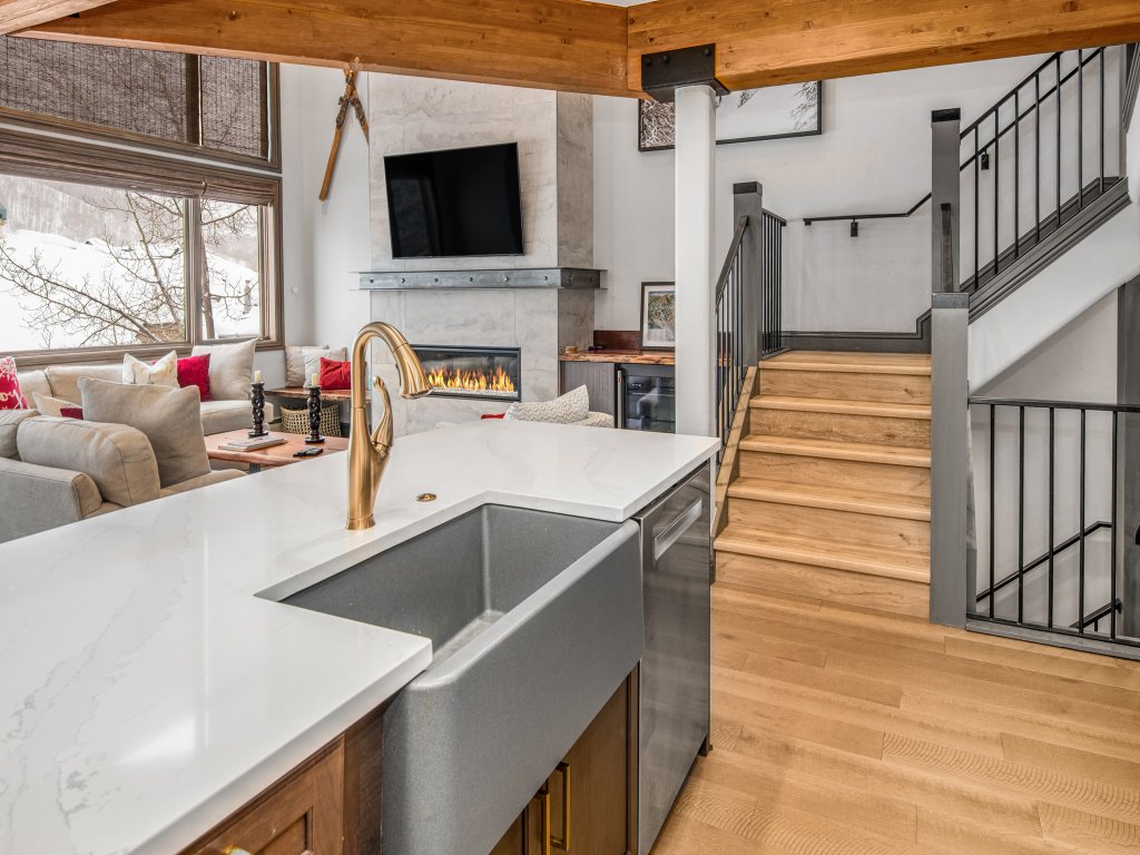 Ski In Ski Out Townhome in Rocky Mountain Access to Elkhorn Chairlift Vacation Rental in Beaver Creek - RedAwning