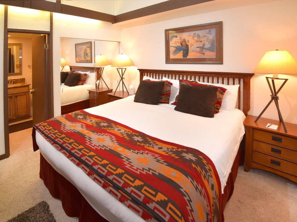 Vantage Point 210 Vacation Rental in Vail - RedAwning