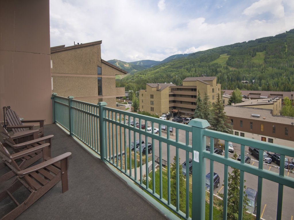 Vantage Point #408 Vacation Rental in Vail - RedAwning