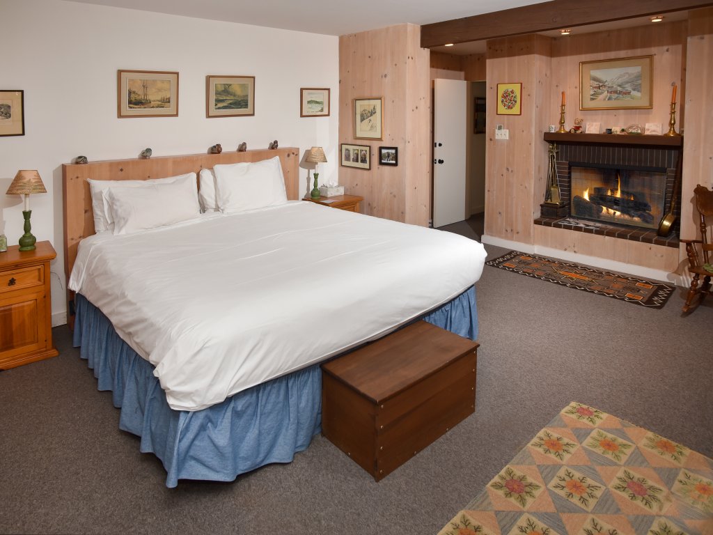 385 Forest Rd. Vacation Rental in Vail - RedAwning