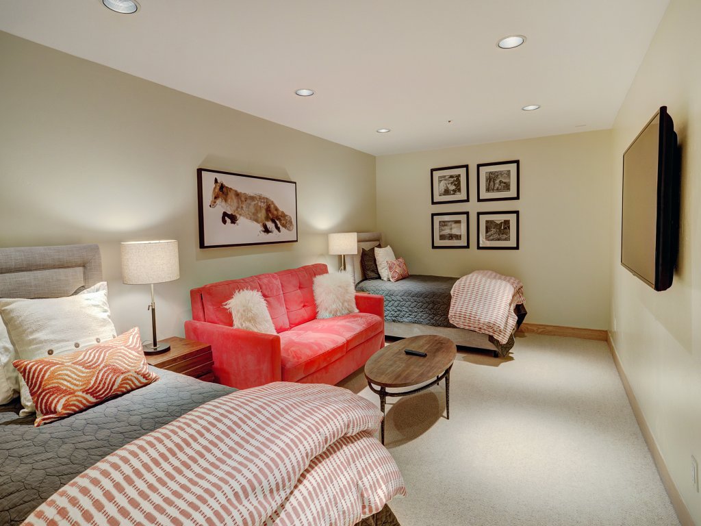 Mountain Luxury Townhome-Ski in/out & Wood Burning Fireplace Vacation Rental in Beaver Creek - RedAwning