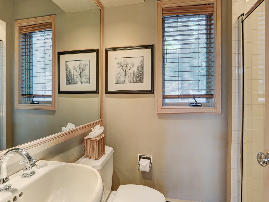Mountain Luxury Townhome-Ski in/out & Wood Burning Fireplace Vacation Rental in Beaver Creek - RedAwning