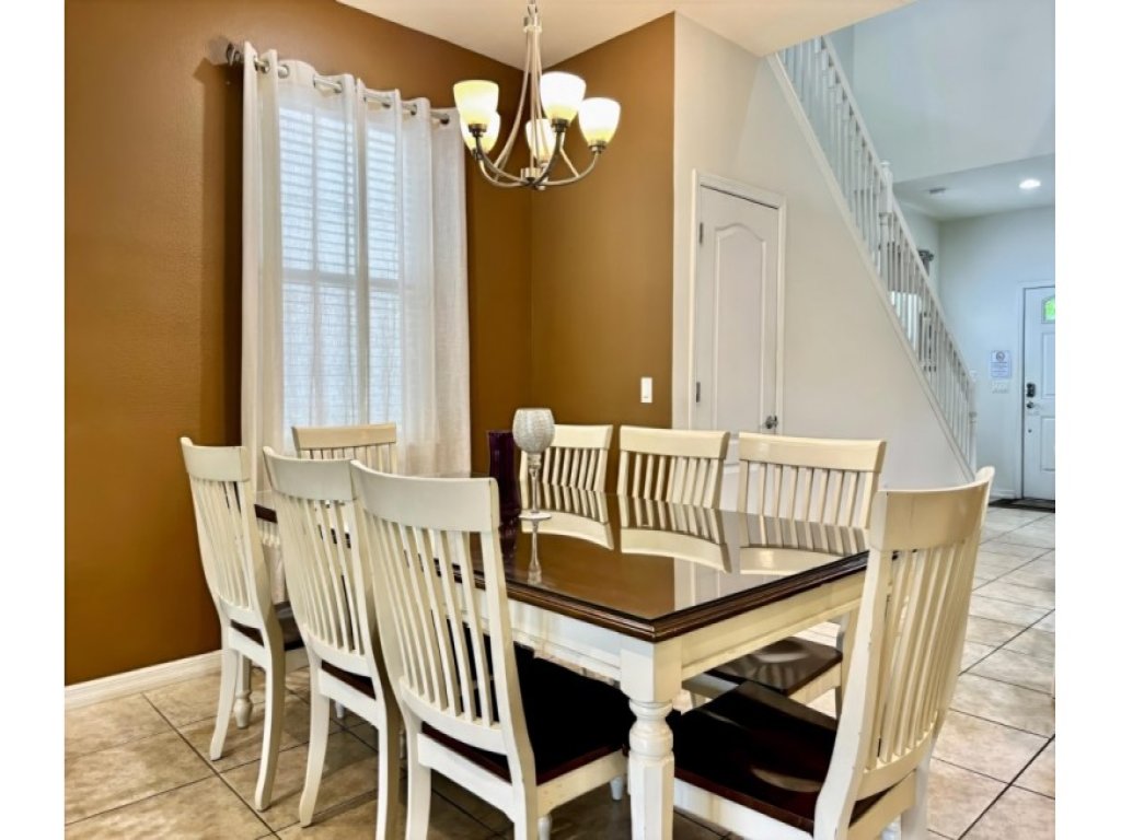 Beautifully Updated Near All The Action! Gated Vacation Rental in Kissimmee - RedAwning