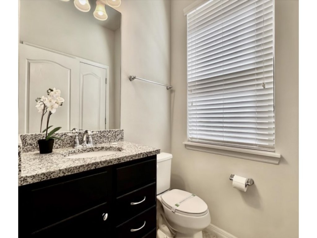 Beautifully Updated Near All The Action! Gated Vacation Rental in Kissimmee - RedAwning