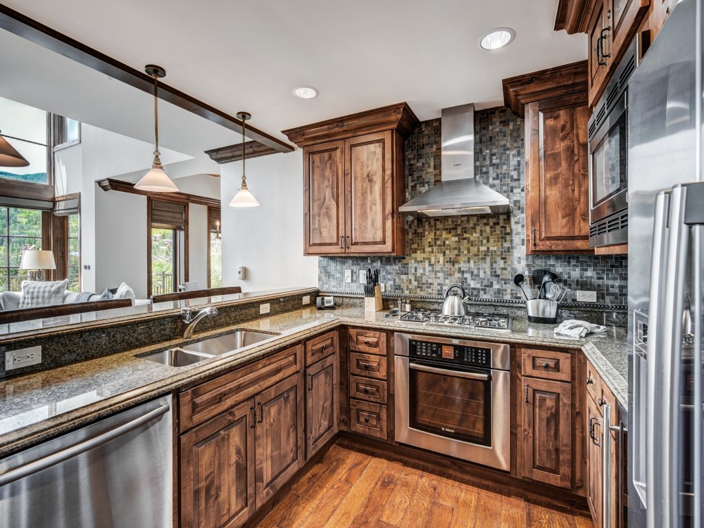 3 BR Ritz-Carlton Residence with Valley Views Save 20% on 7+ Nights! Vacation Rental in Vail - RedAwning