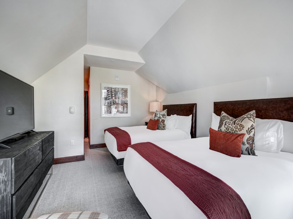 3 BR Ritz-Carlton Residence with Valley Views Save 20% on 7+ Nights! Vacation Rental in Vail - RedAwning