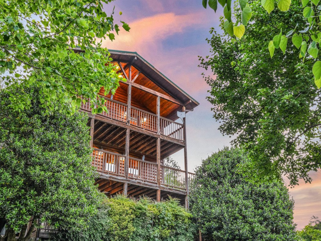 The Ranch Cabin on 6 Secluded Acres in the Great Smoky Mountains Vacation Rental in Sevierville - RedAwning