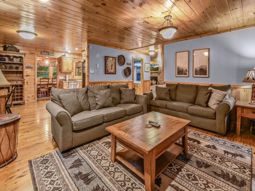 The Ranch Cabin on 6 Secluded Acres in the Great Smoky Mountains Vacation Rental in Sevierville - RedAwning