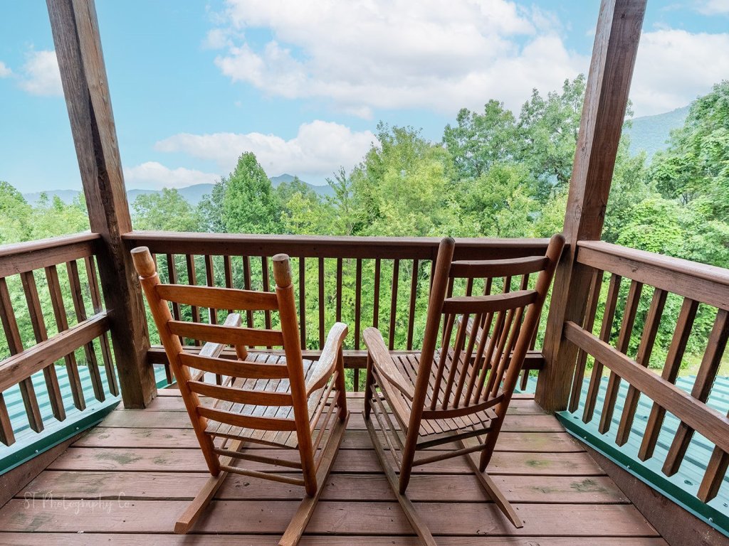 Graceful Awestruck Perfect Mountain Views with Pool Access Vacation Rental in Sevierville - RedAwning