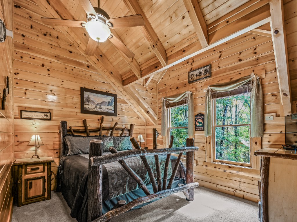 A Mountain Spirit Vacation Rental in Sevierville - RedAwning