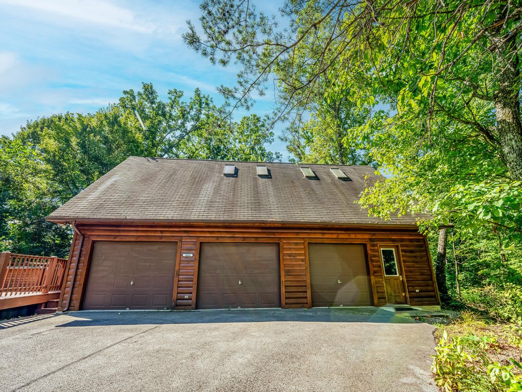 Steele Away Vacation Rental in Sevierville - RedAwning