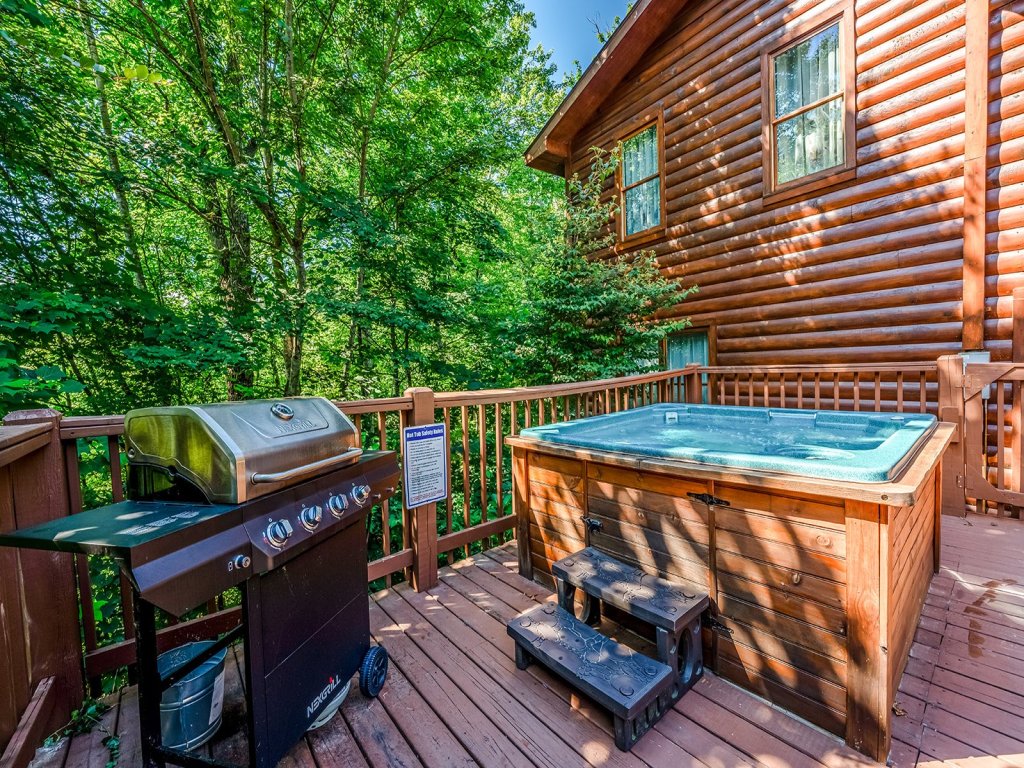 Steele Away Vacation Rental in Sevierville - RedAwning