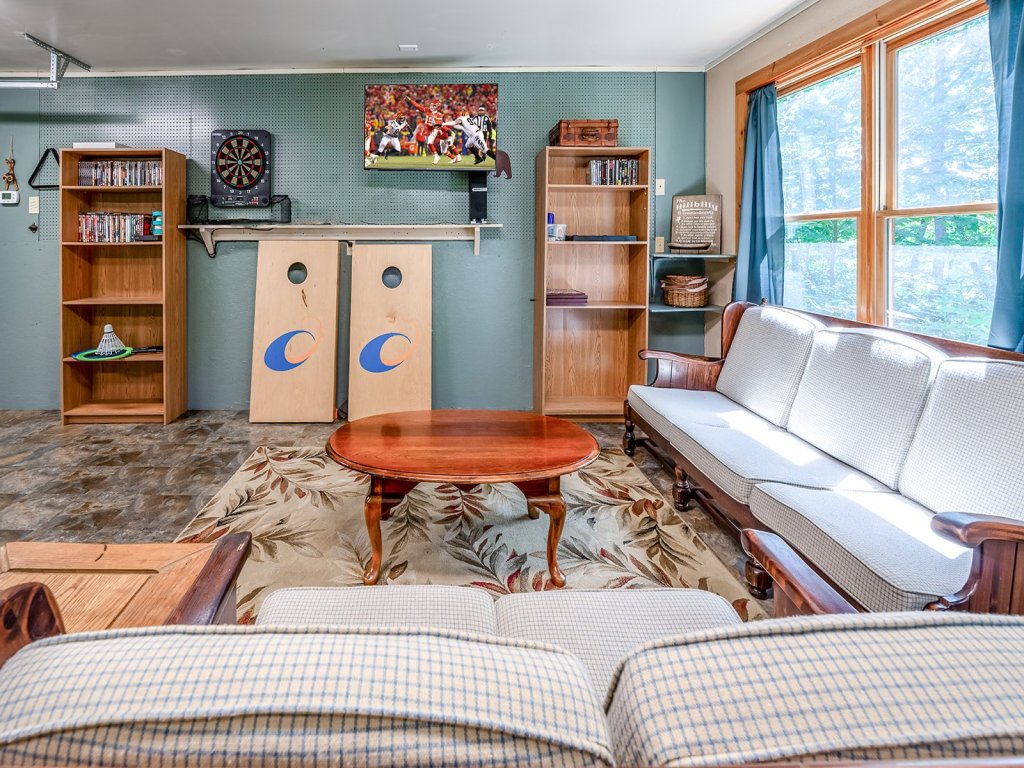 Steele Away Vacation Rental in Sevierville - RedAwning