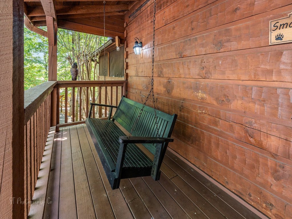 Smoky Mountain Lodge Vacation Rental in Sevierville - RedAwning