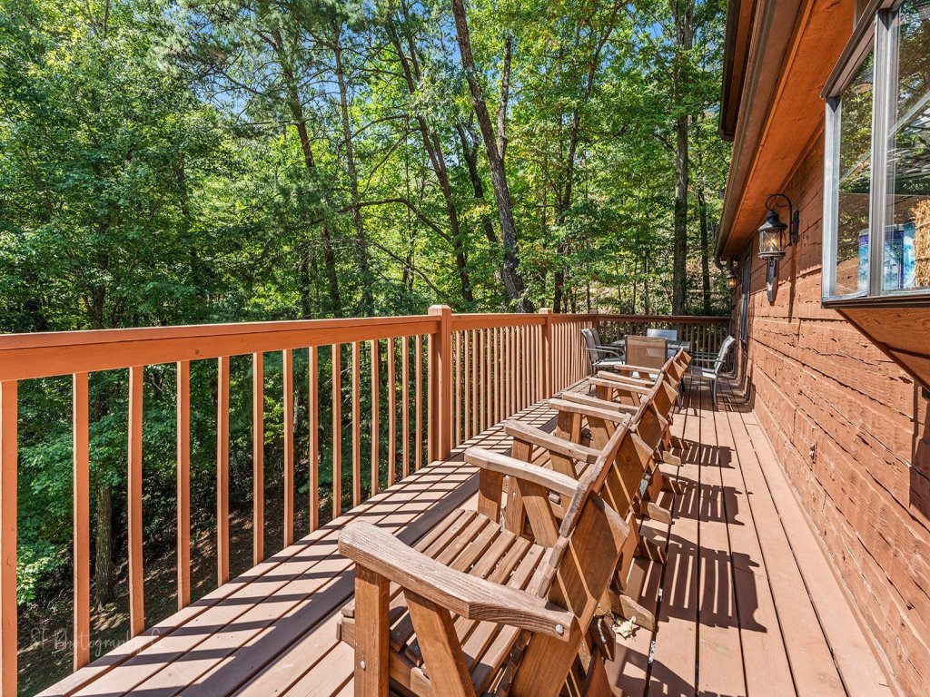 Smoky Mountain Lodge Vacation Rental in Sevierville - RedAwning