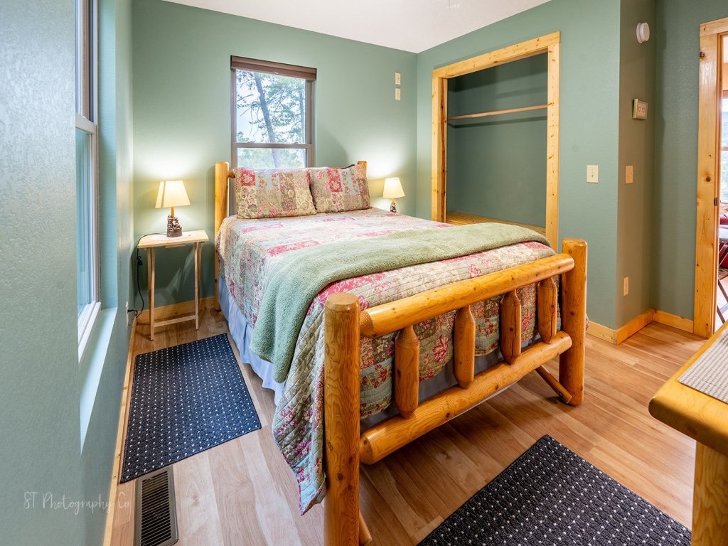Hunter Jack's Vacation Rental in Sevierville - RedAwning
