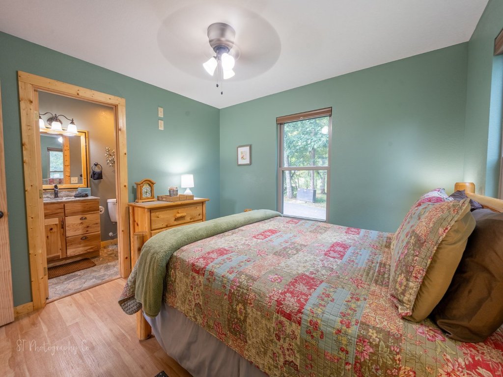 Hunter Jack's Vacation Rental in Sevierville - RedAwning