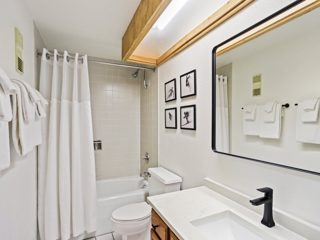 Perfectly located 1Br - Steps to Ski & Apres Fun - Sleeps 4 Vacation Rental in Breckenridge - RedAwning