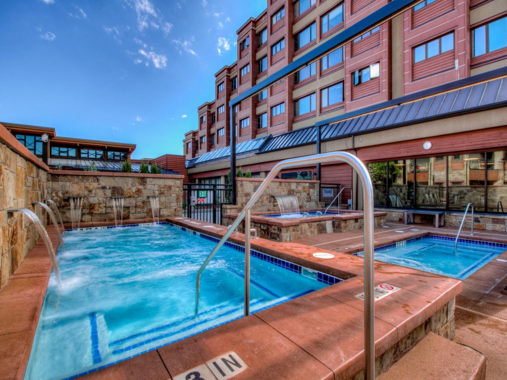 Stay Slopeside at Peak 9, Cozy Studio Steps to Apres& Dining Vacation Rental in Breckenridge - RedAwning