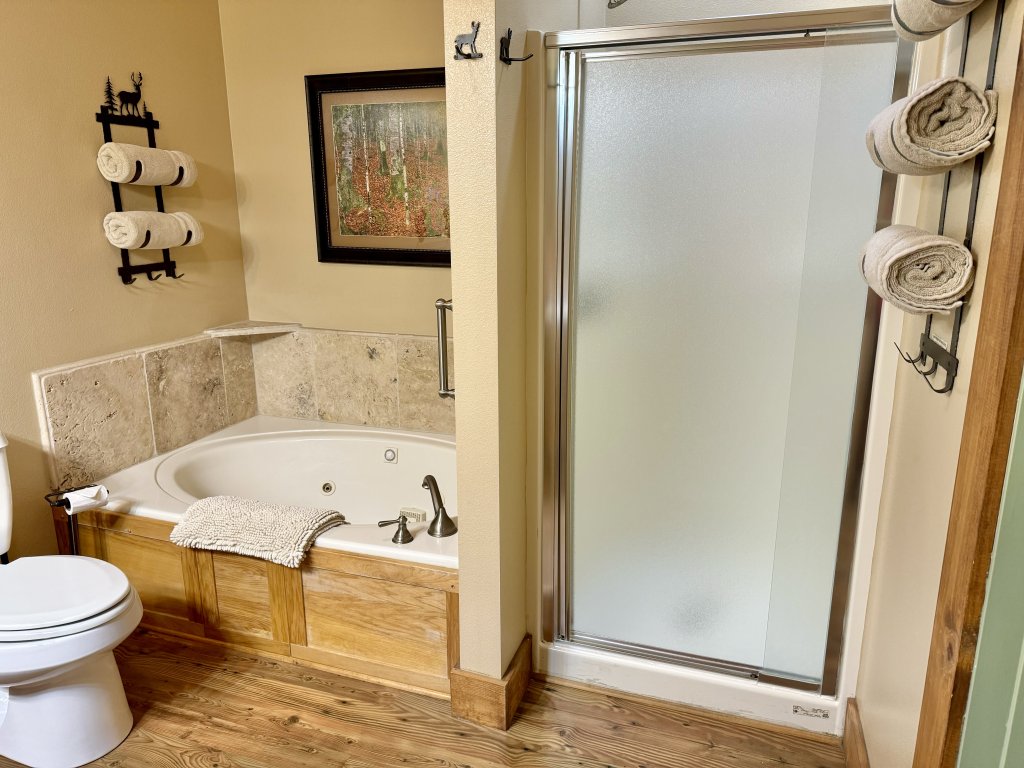 Lodge Style Condo B-8 with Dock Access Vacation Rental in Hollister - RedAwning