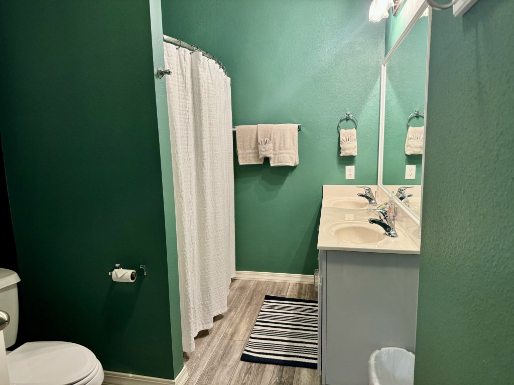 Lake Vacation Condo A-5 on Table Rock Lake Vacation Rental in Hollister - RedAwning