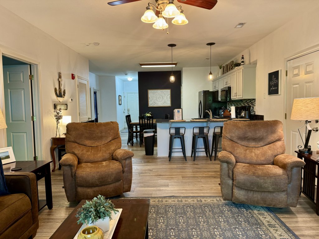 Lake Vacation Condo A-5 on Table Rock Lake Vacation Rental in Hollister - RedAwning