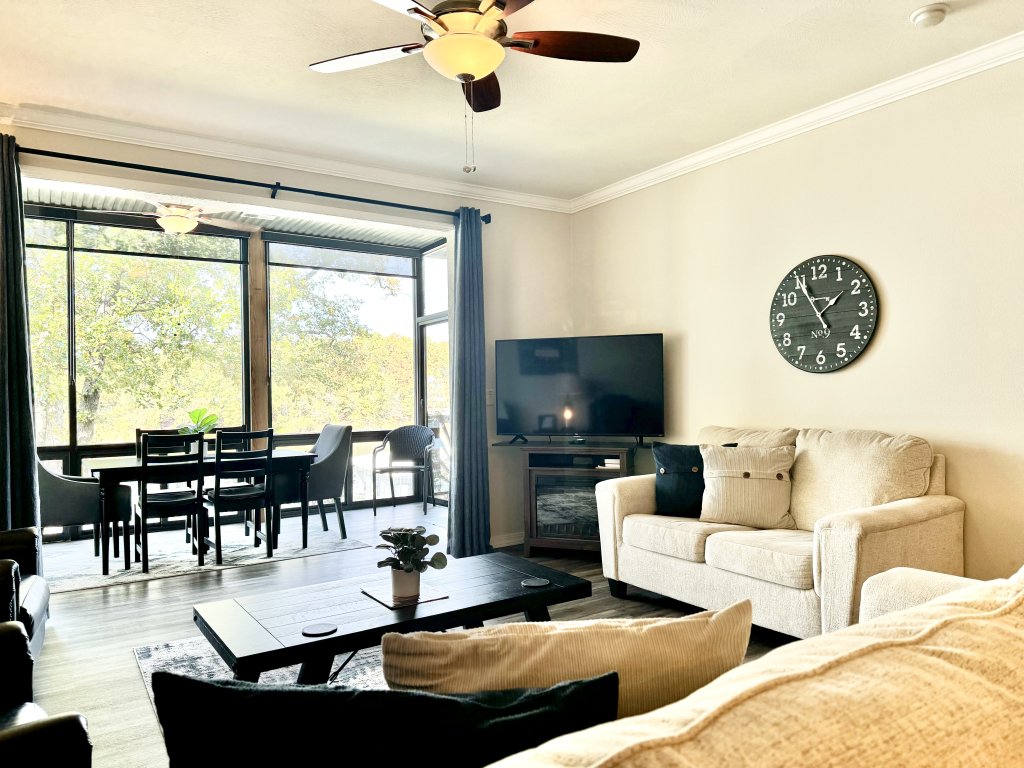Lower Level Vacation Condo  B-2 with Dock Access Vacation Rental in Hollister - RedAwning