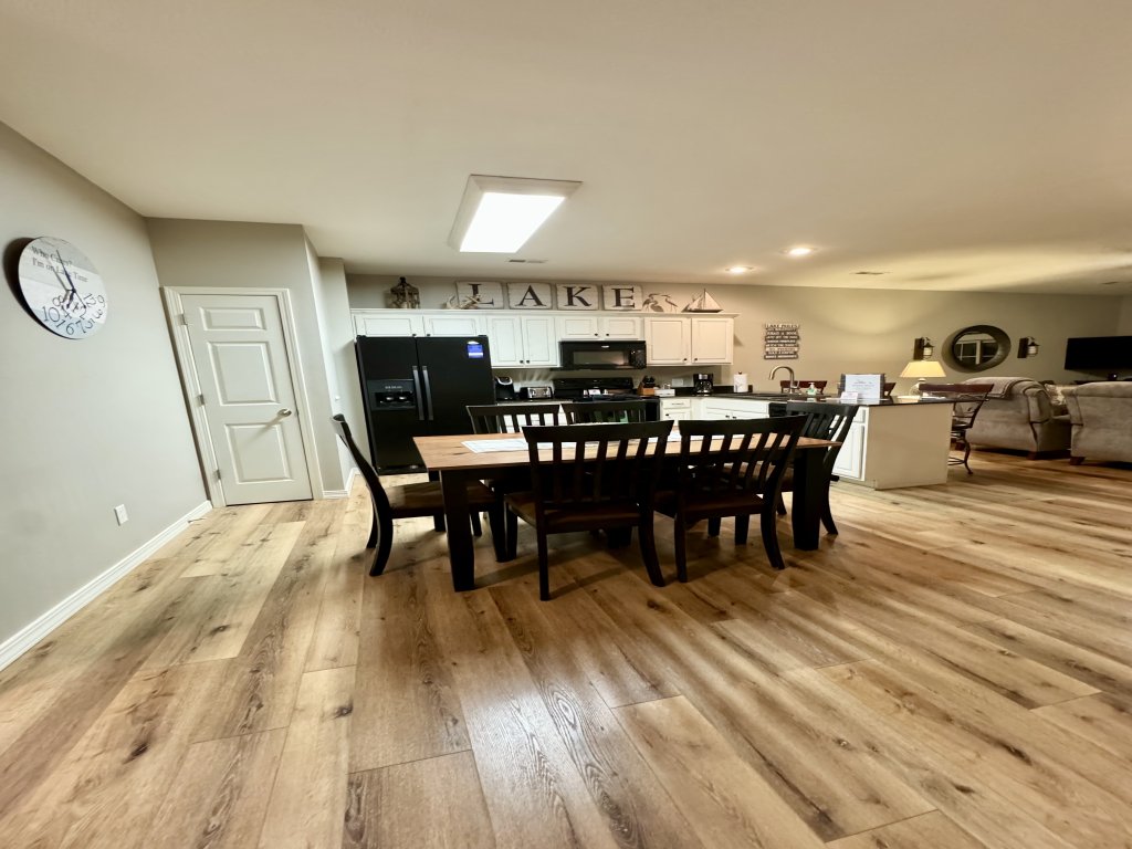 Walk-in level Vacation Condo B-6 Near Lake Vacation Rental in Hollister - RedAwning