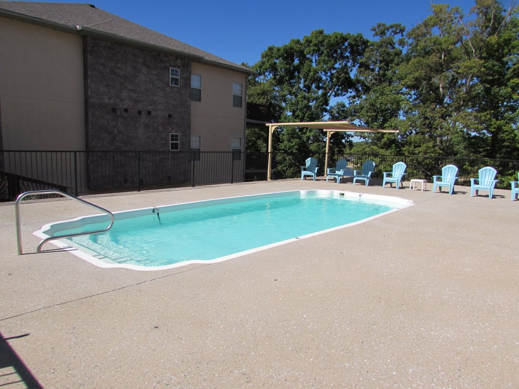 Walk-in level Vacation Condo B-6 Near Lake Vacation Rental in Hollister - RedAwning