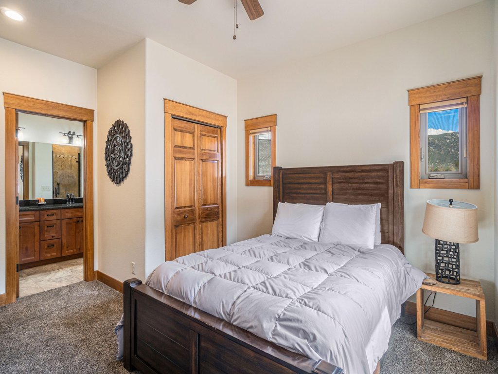 Coyote Ridge - EV #6106 Vacation Rental in Estes Park - RedAwning