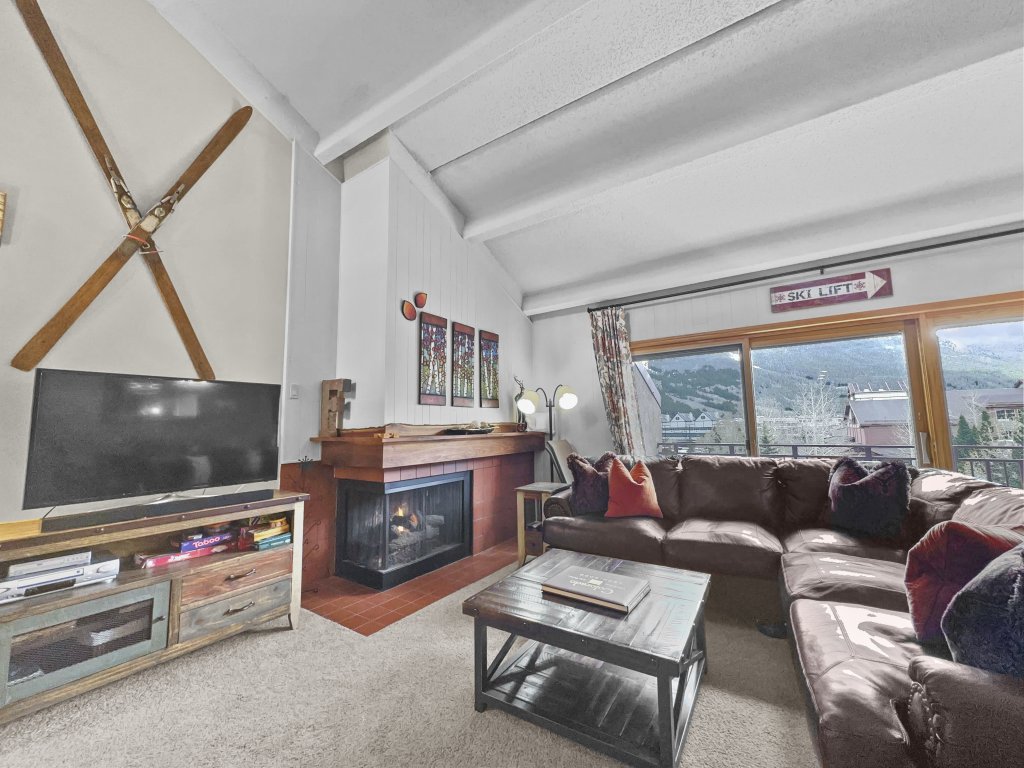 Peregrine Lodge-Remodeled Kitchen-Steps to Super Bee Lift - PG309 Vacation Rental in Copper Mountain - RedAwning