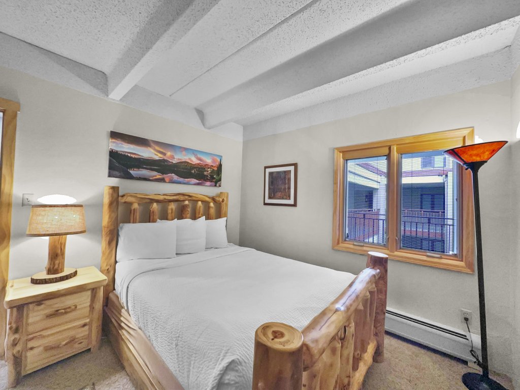 Peregrine Lodge-Remodeled Kitchen-Steps to Super Bee Lift - PG309 Vacation Rental in Copper Mountain - RedAwning