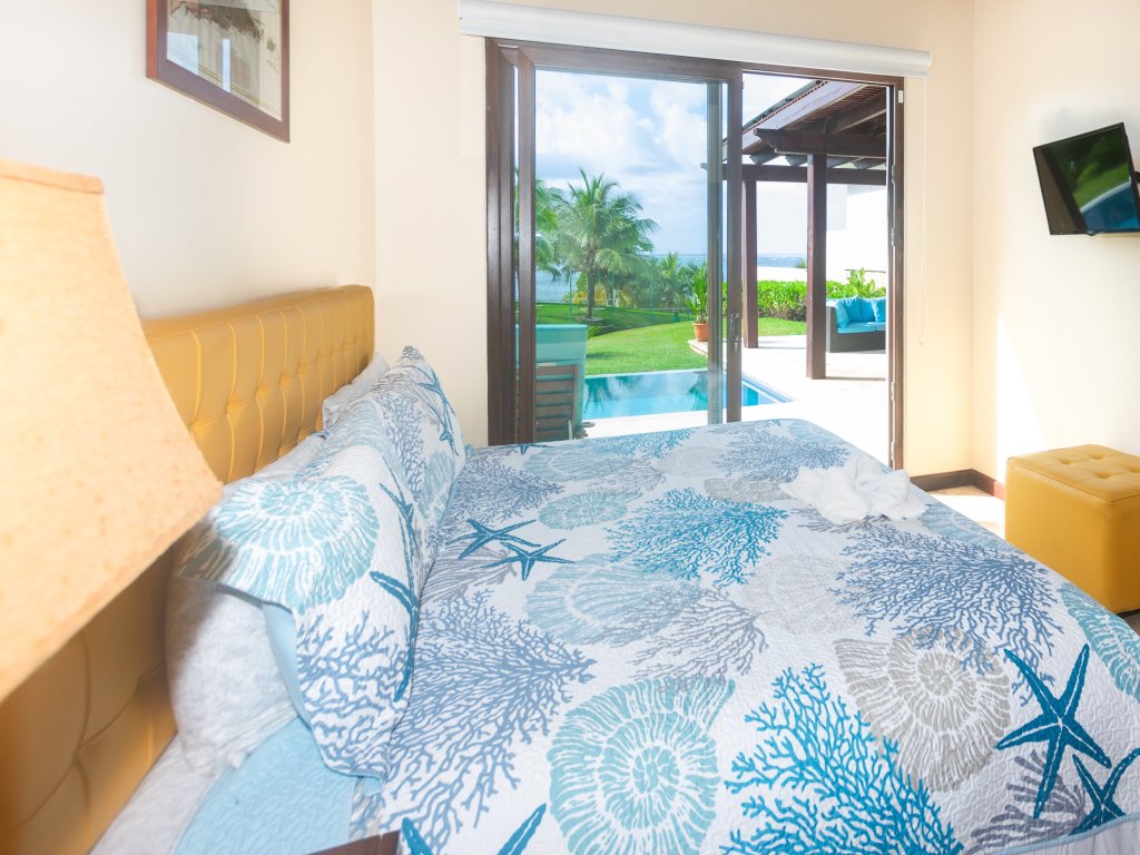 Bliss 922-   Pristine Bay 104 Vacation Rental in Roatan Municipality - RedAwning
