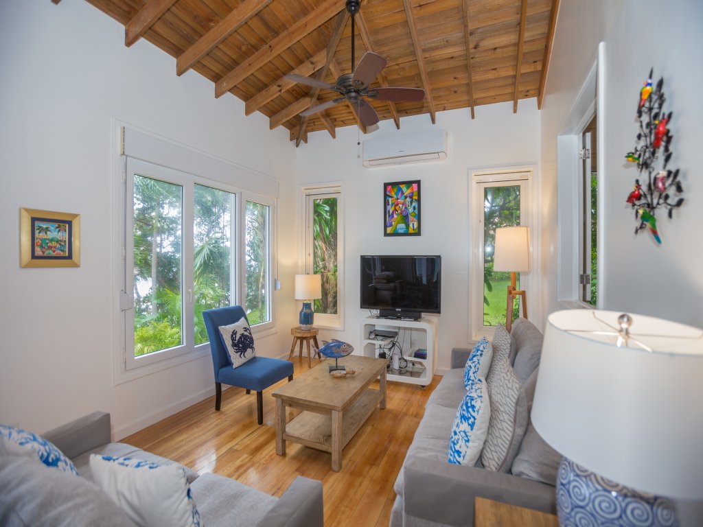 Casa de Suenos Vacation Rental in Sandy Bay - RedAwning