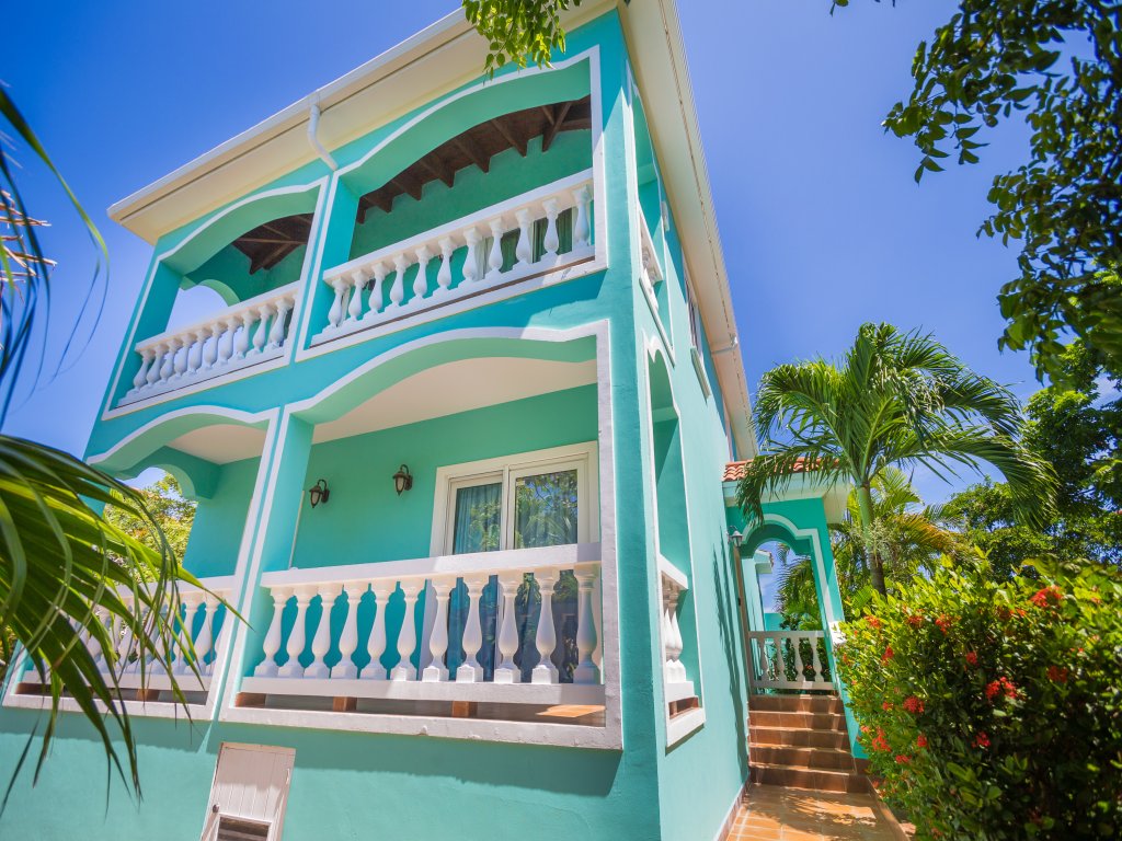 Coral Vista #3 Vacation Rental in West End - RedAwning