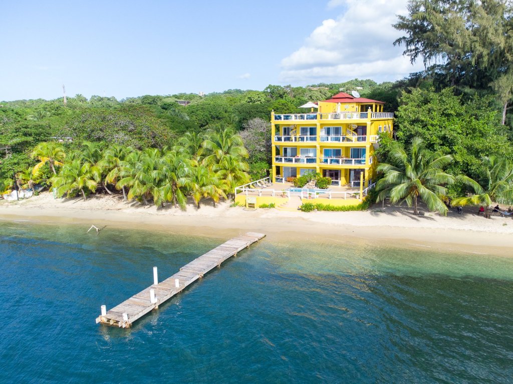 Villa Del Playa #4 Vacation Rental in West End - RedAwning