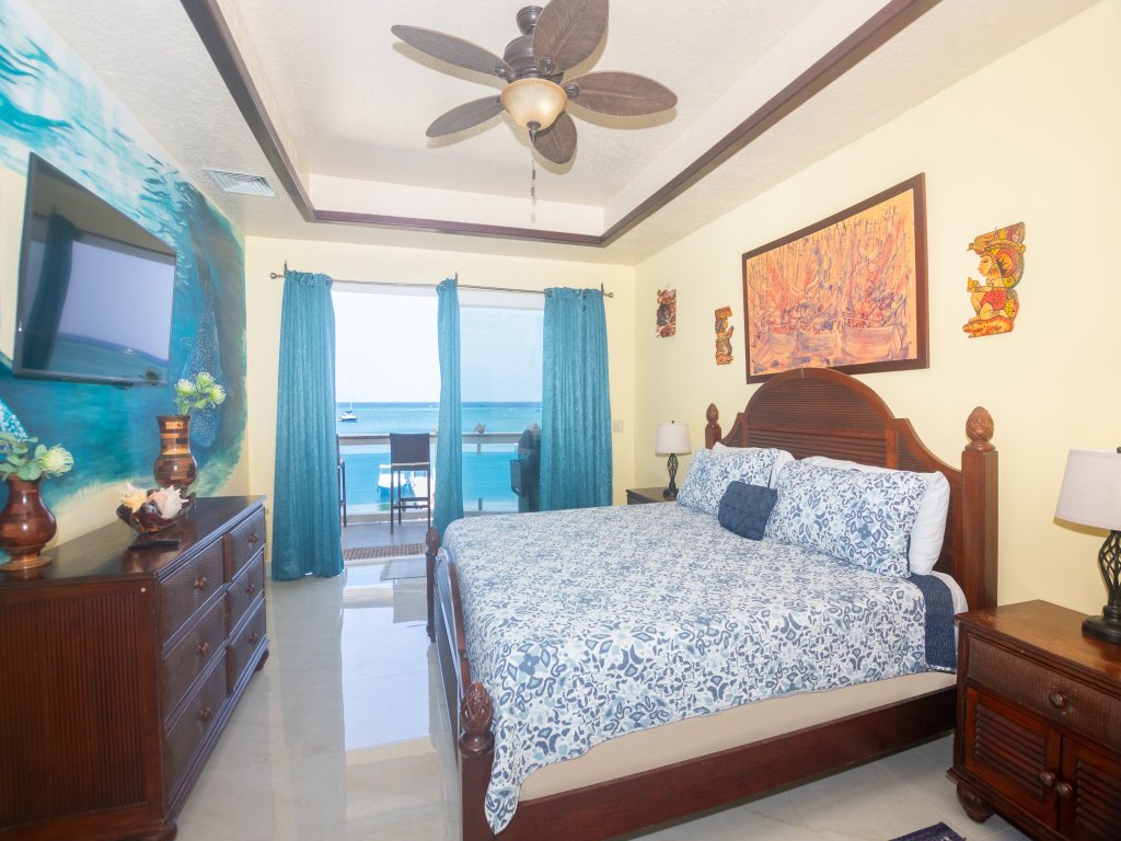 Villa Del Playa #3 Vacation Rental in West End - RedAwning