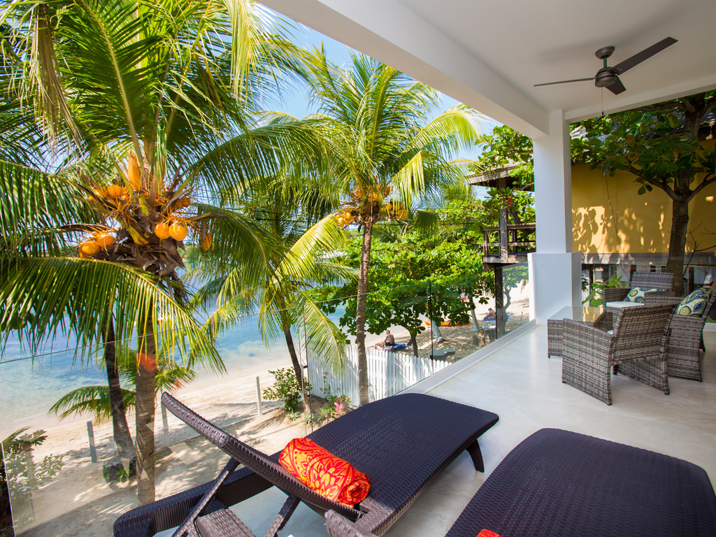 Bella Luna Beach House 2 Bedroom Option Vacation Rental in West End - RedAwning