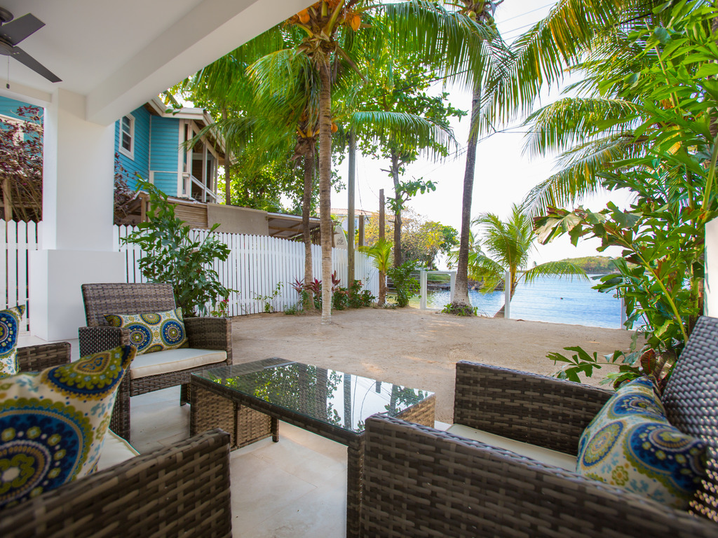 Bella Luna Beach House 3 Bedroom Vacation Rental in West End - RedAwning
