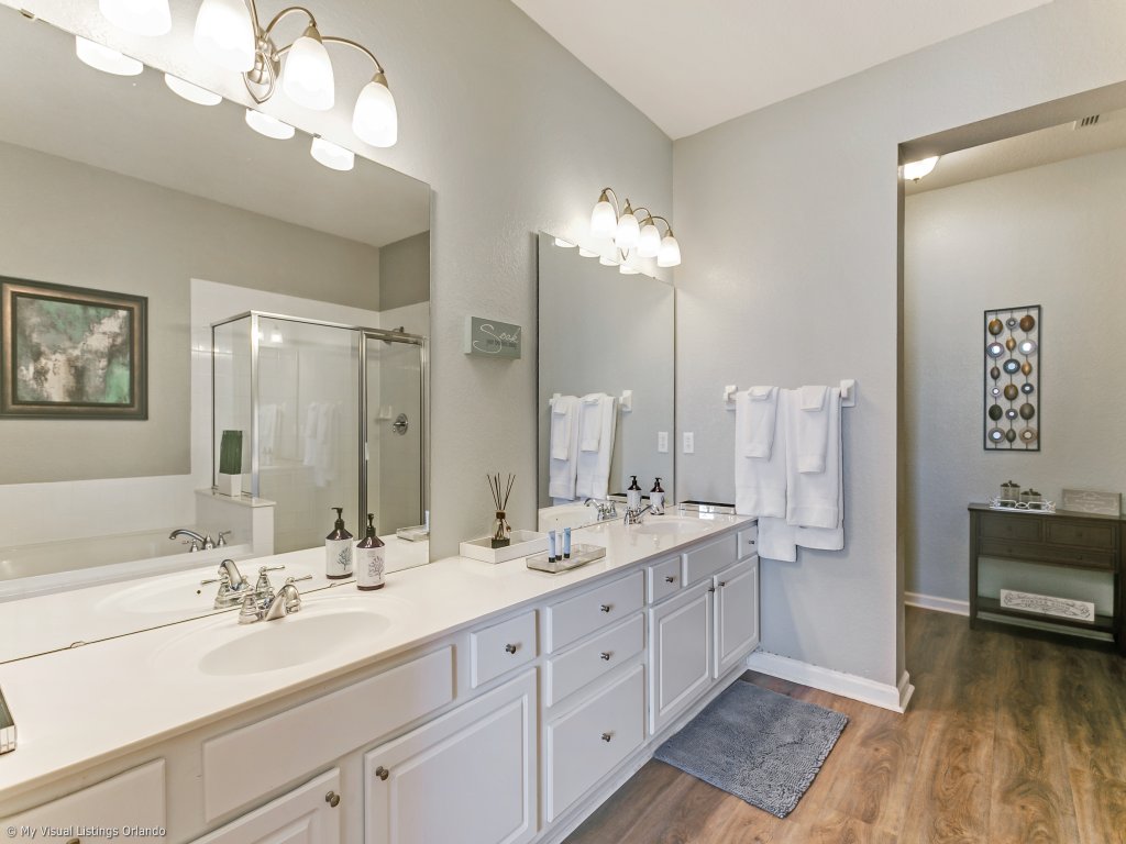 Casa Maria Luxurious Condo at Vista Cay  Vacation Rental in Orlando - RedAwning