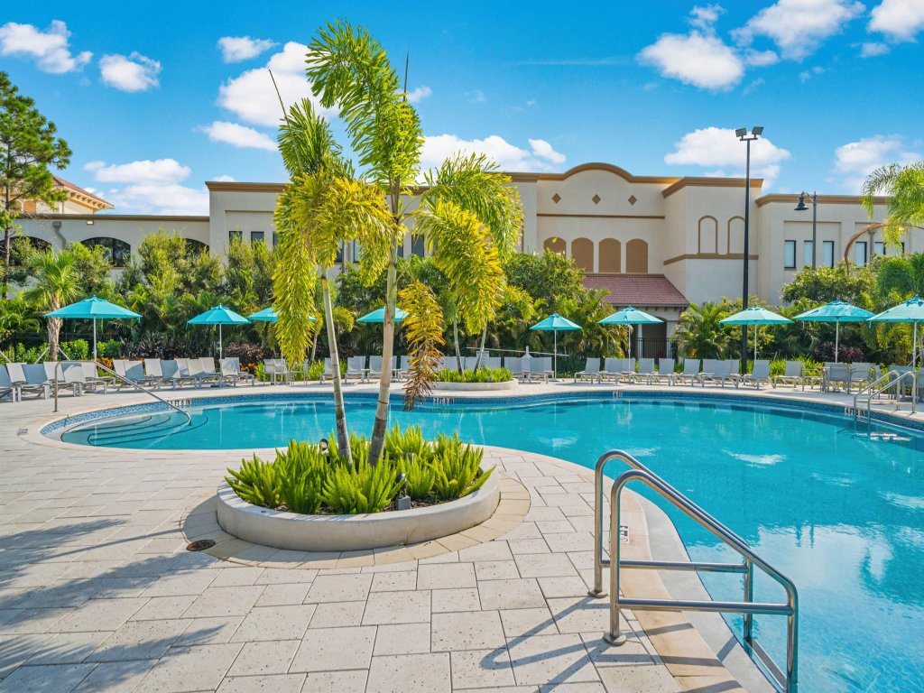 Casa Maria Luxurious Condo at Vista Cay  Vacation Rental in Orlando - RedAwning