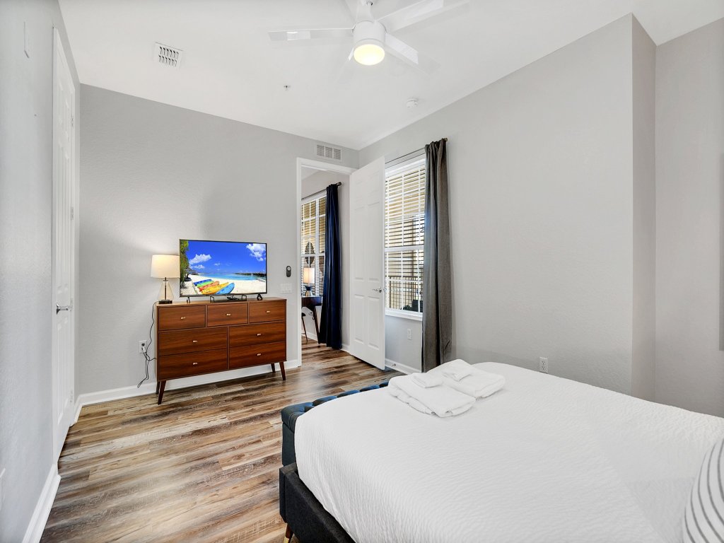Gran Villa Deluxe Condo Vacation Rental in Orlando - RedAwning