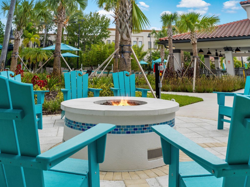 La Vista Lakeview Deluxe Condo Next To Clubhouse  Vacation Rental in Orlando - RedAwning