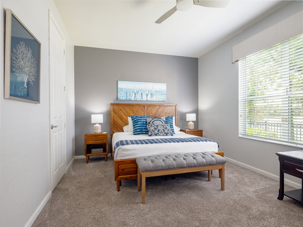 La Vista Lakeview Deluxe Condo Next To Clubhouse  Vacation Rental in Orlando - RedAwning