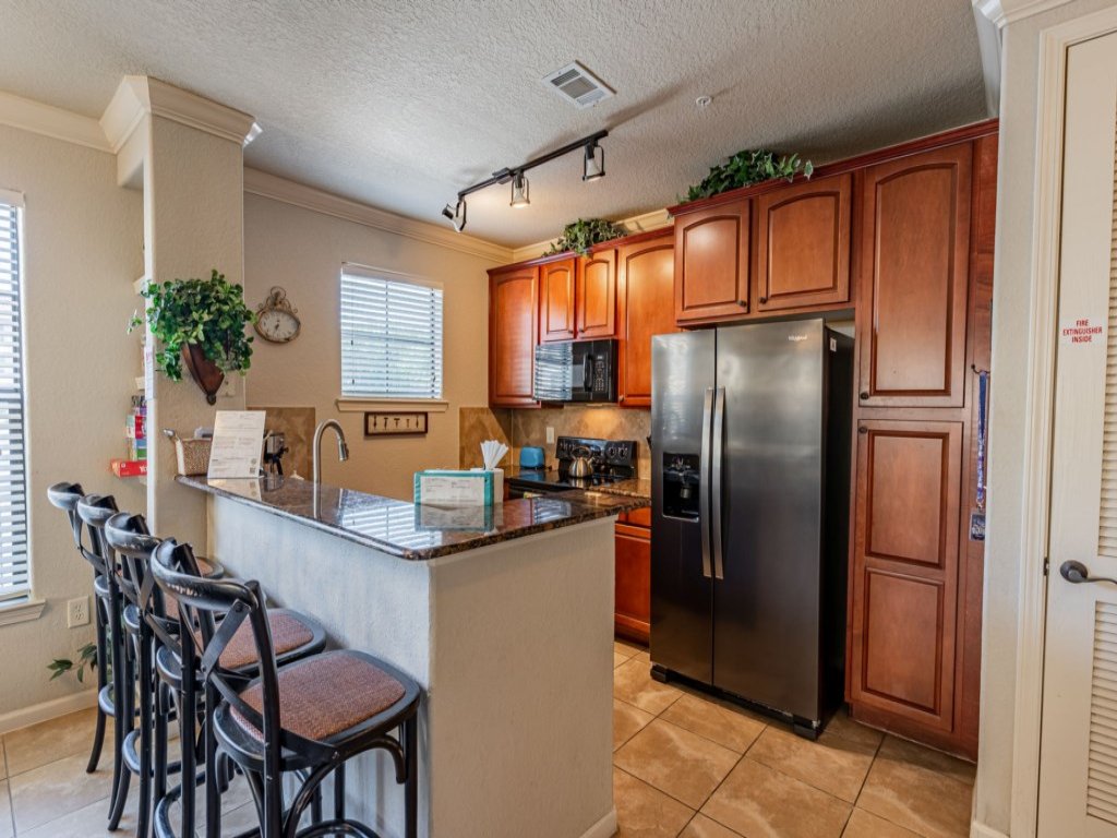  Bella Piazza Condo Vacation Rental in Davenport - RedAwning