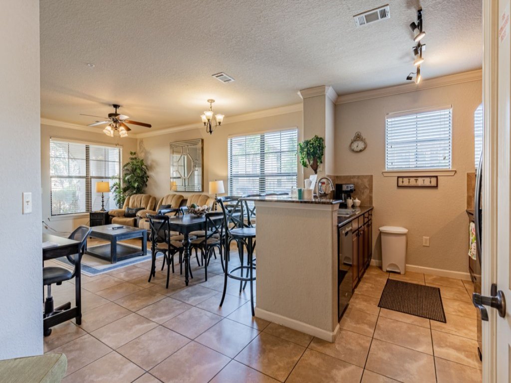  Bella Piazza Condo Vacation Rental in Davenport - RedAwning